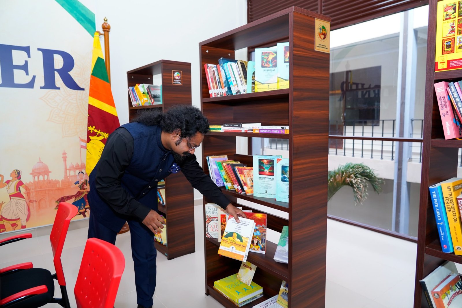 Inauguration of Bharat Corner by Consul General Shri Sai Murali S. at University of Vavuniya