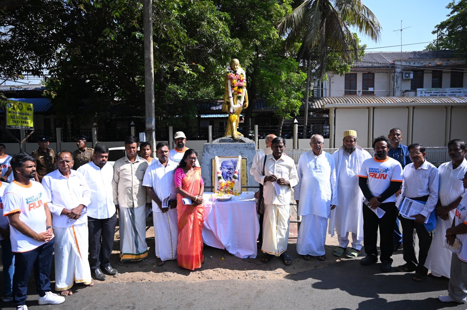 On the occasion of Gandhi Jayanti, Team CGI Jaffna paid floral tributes at Cargills Square and Ariyalai Gandhi Memorial, Jaffna to commemorate the 157th Birth Anniversary of Mahatma Gandhi
